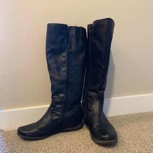 Fur lined leather boots